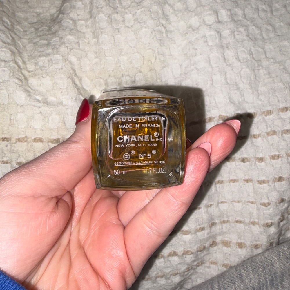 Chanel #5 - Picture 2 of 3